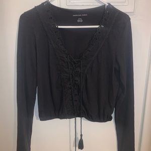 Cropped long sleeve v-neck shirt